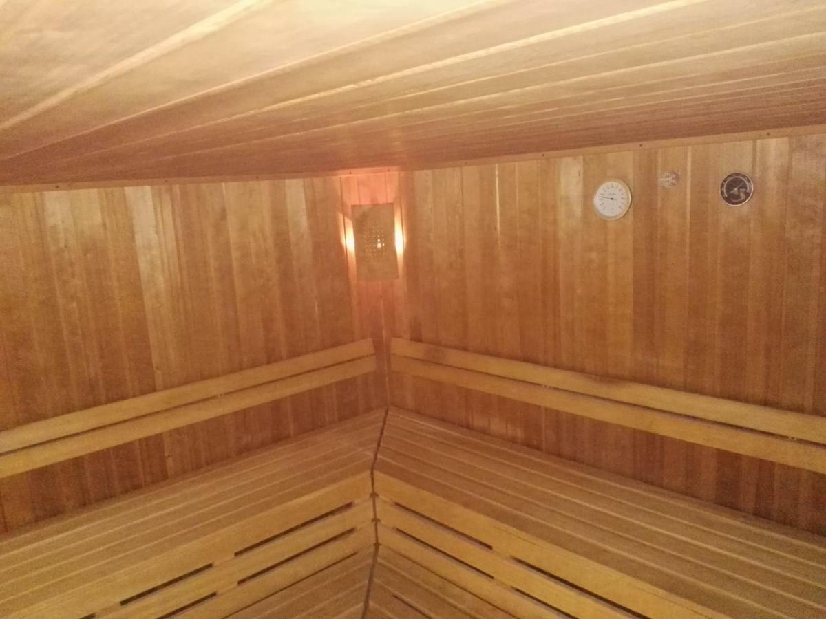 모네시 Sonnenstube Mit Balkon, Kuechenzeile, Parkplatz, Sauna - Ruhige Lage 아파트 외부 사진